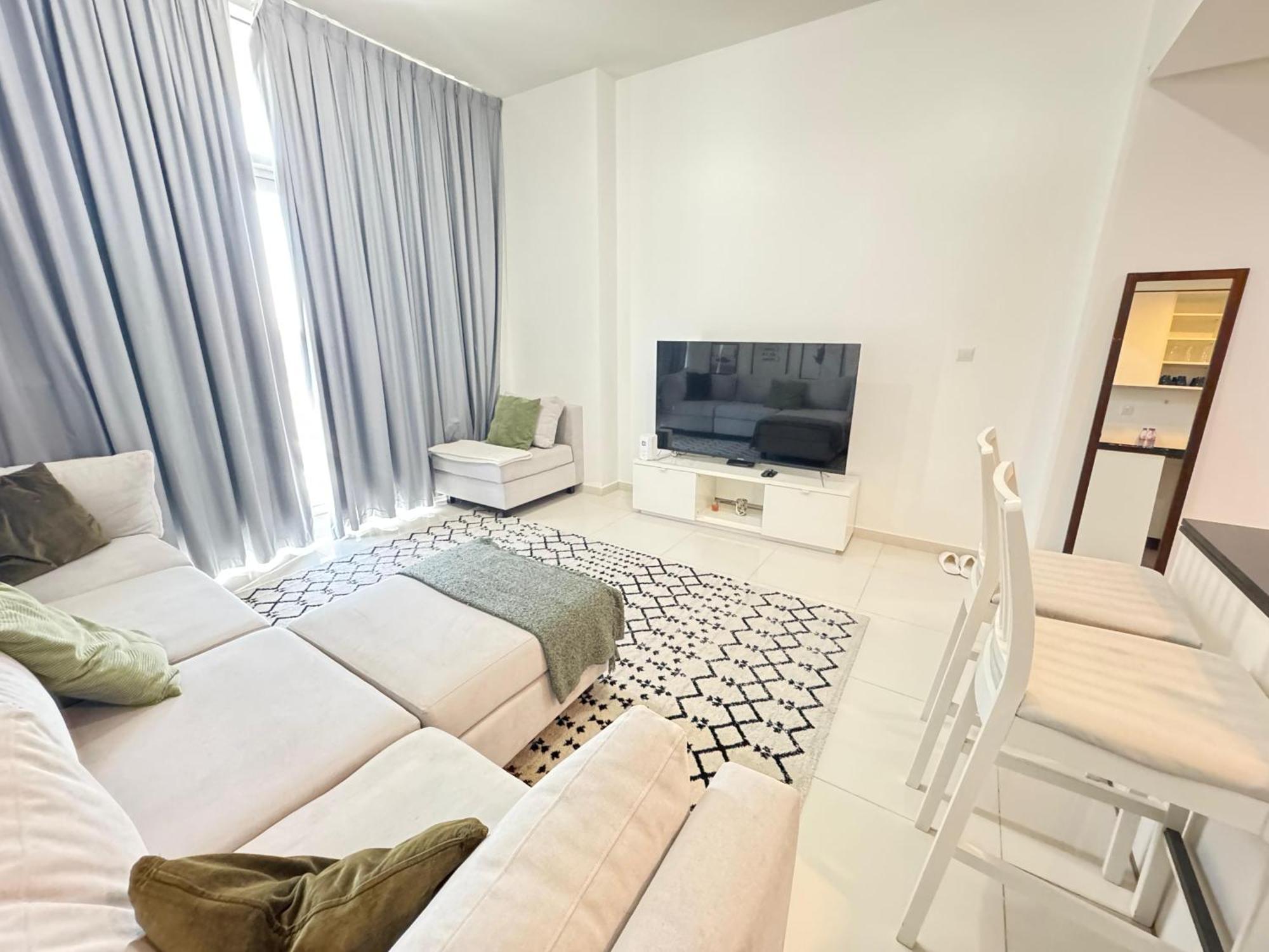 Damac Hills Luxurious * Dubai